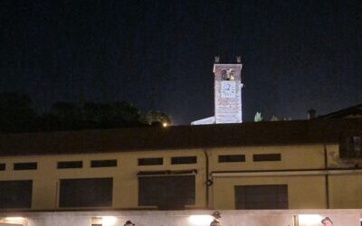 Atmosfere di un tempo in piazza a Palazzolo